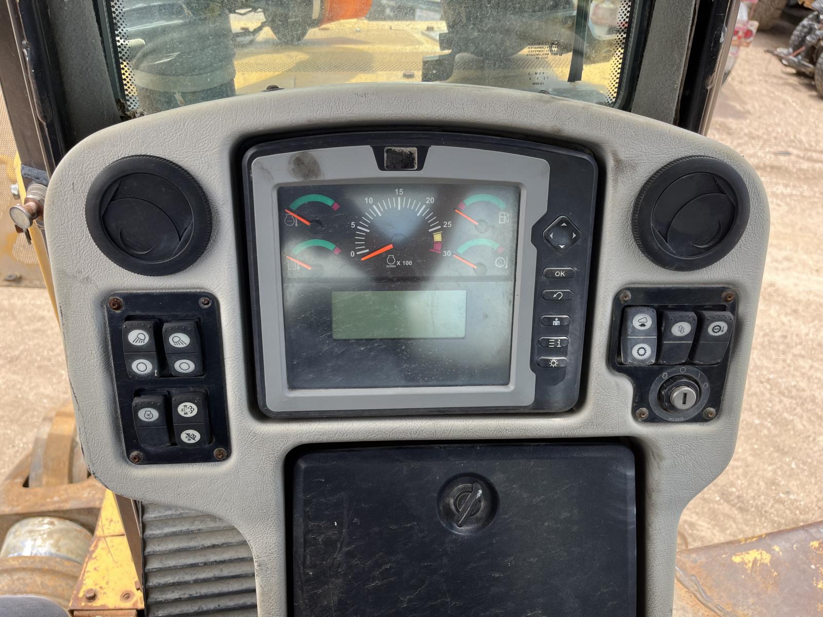 ./imagenes/INVOICE/2019/17771/TOPADOR FRONTAL CATERPILLAR D6T XW PARA PARTES (11).JPG